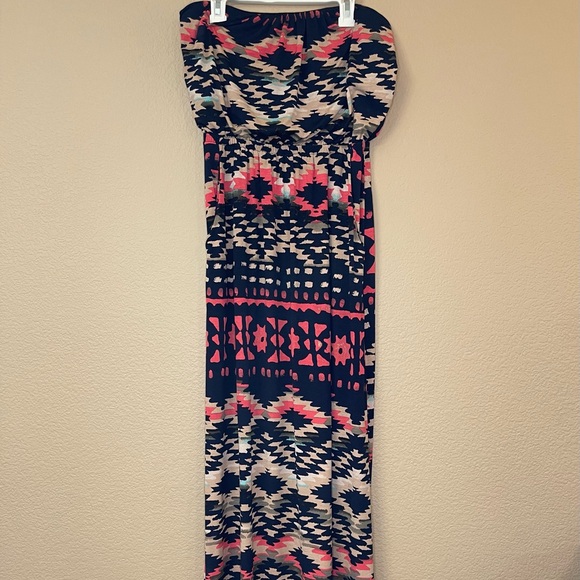 Women’s Medium Pattern Dress - Picture 1 of 1